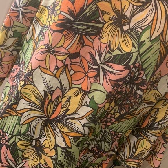 BAKU Fun Floral Top - Picture 9 of 14